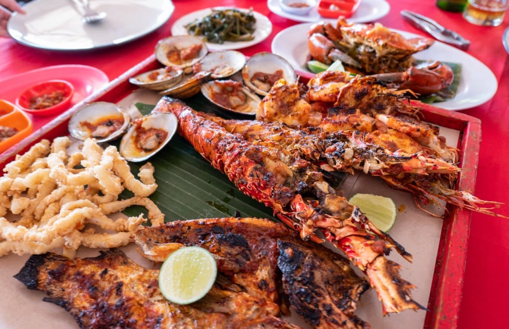 Lobster pounds & clambakes — luxury cruise shore experience