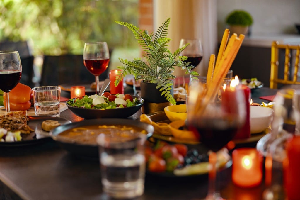 Long-voyage dining traditions — luxury cruise shore experience