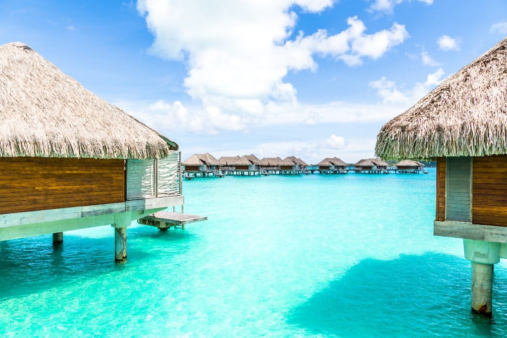 Private lagoon & motu excursions — luxury cruise shore experience